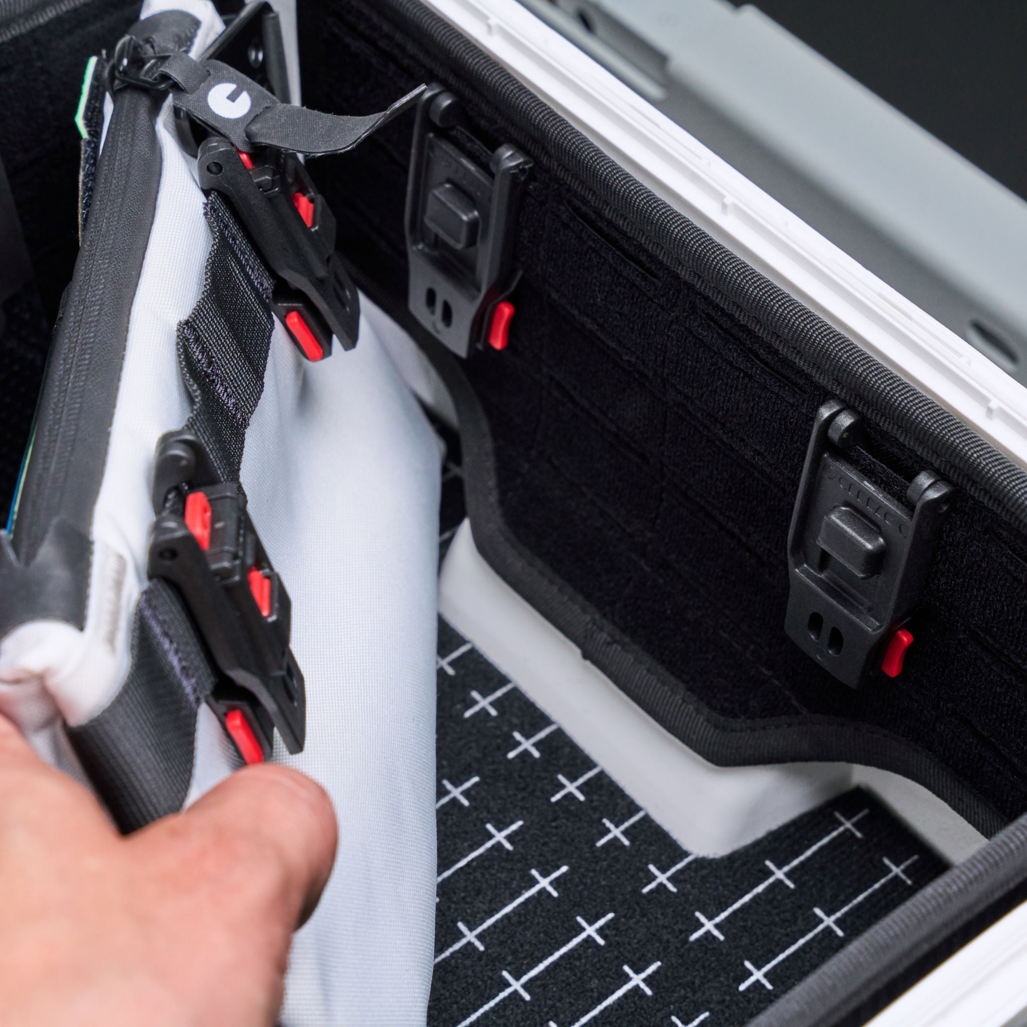 Grid-Divide Carry On Universal Kit